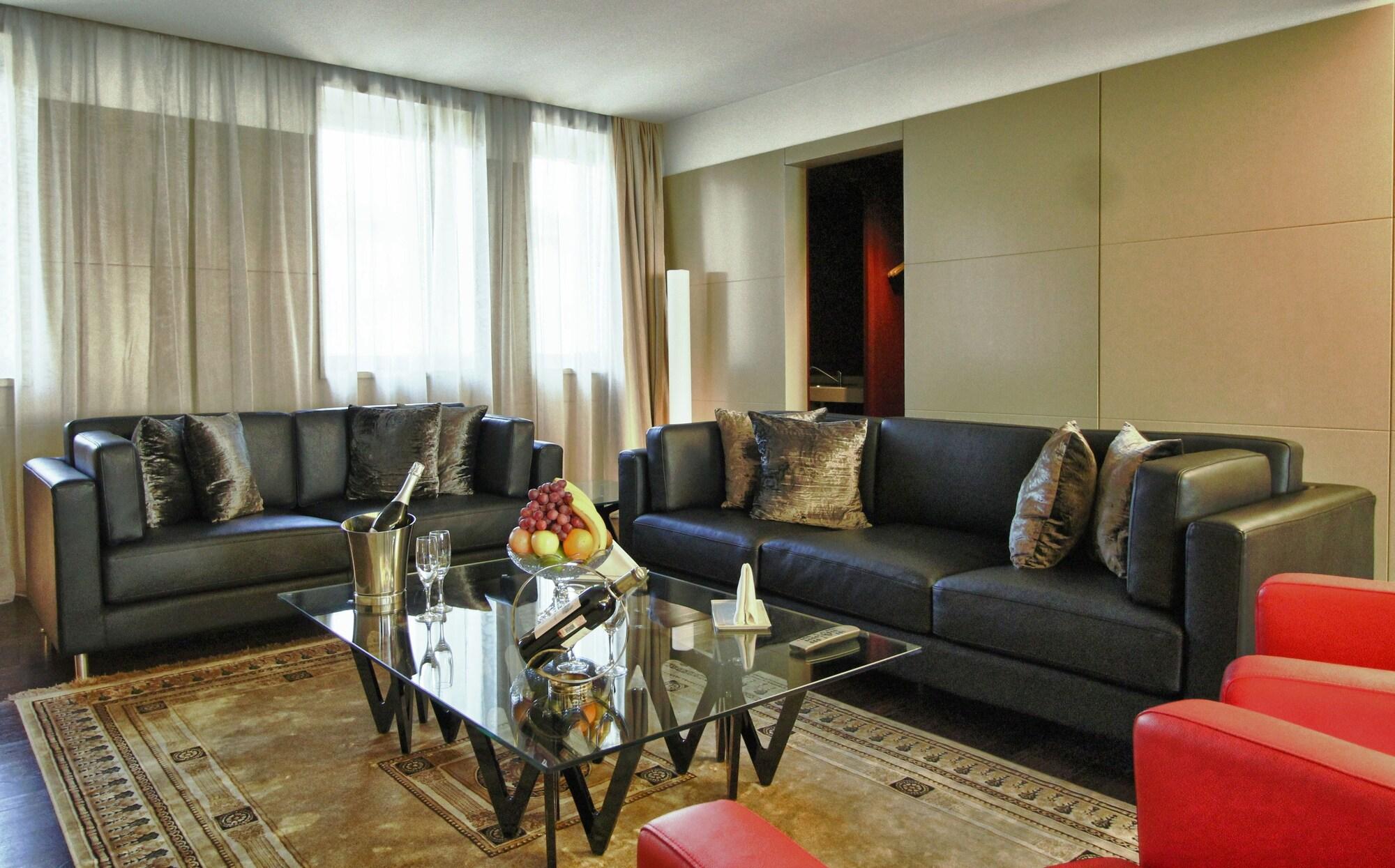 The Dostyk Hotel Almaty Luaran gambar