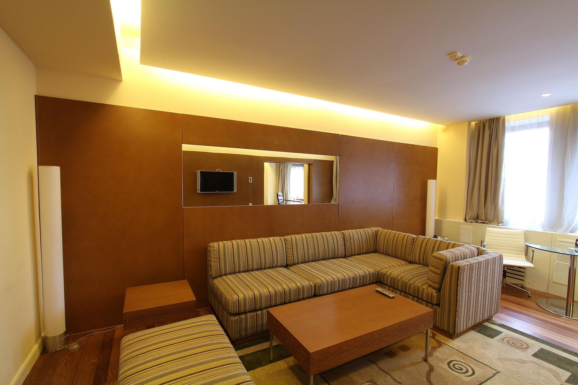 The Dostyk Hotel Almaty Luaran gambar