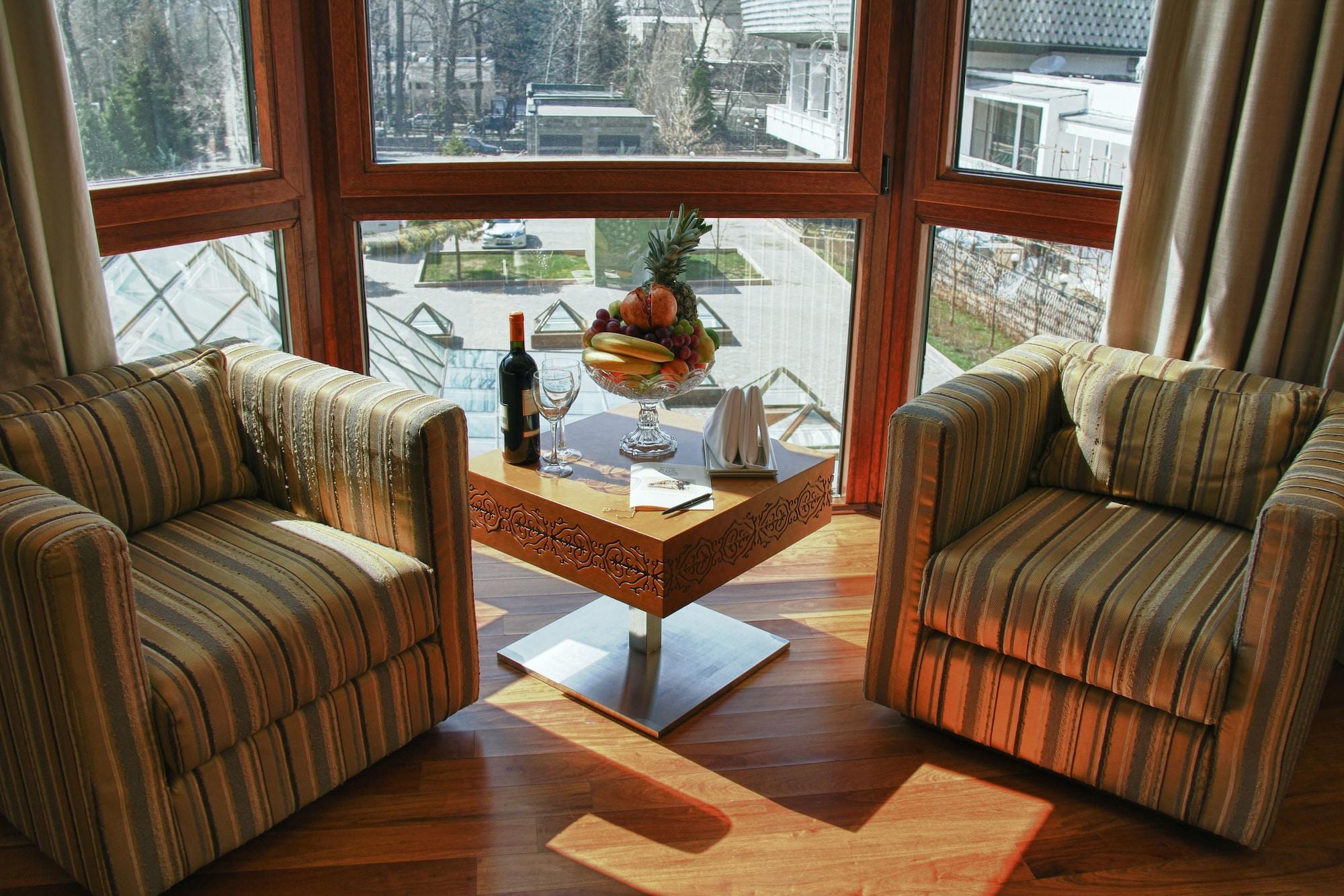 The Dostyk Hotel Almaty Luaran gambar