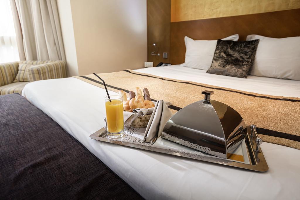 The Dostyk Hotel Almaty Luaran gambar